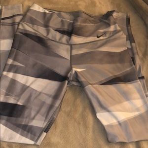 NWOT NIKE RUNNING WORKOUT LEGGINGS